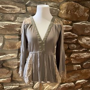 Olive green with cute lace detail, Pol V-neck, 3/4 length sleeve shirt, size M